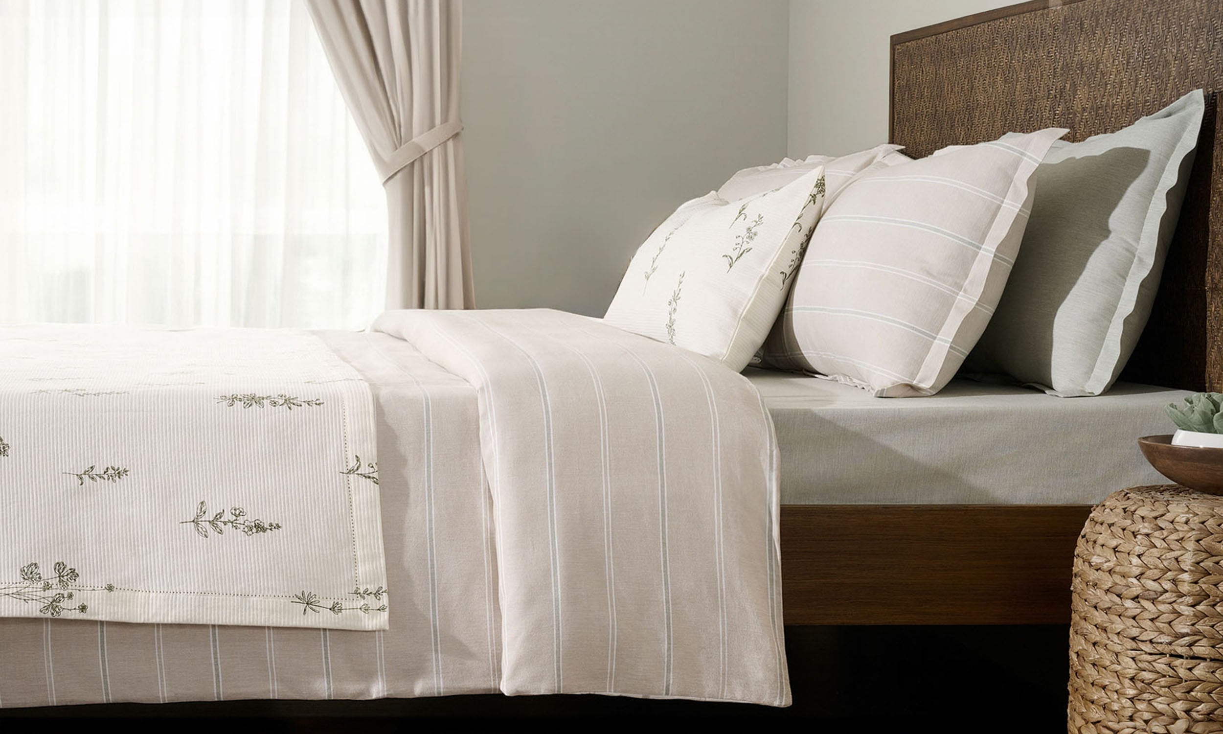 Sleep and Status : What Bedding Has Signalled Through History