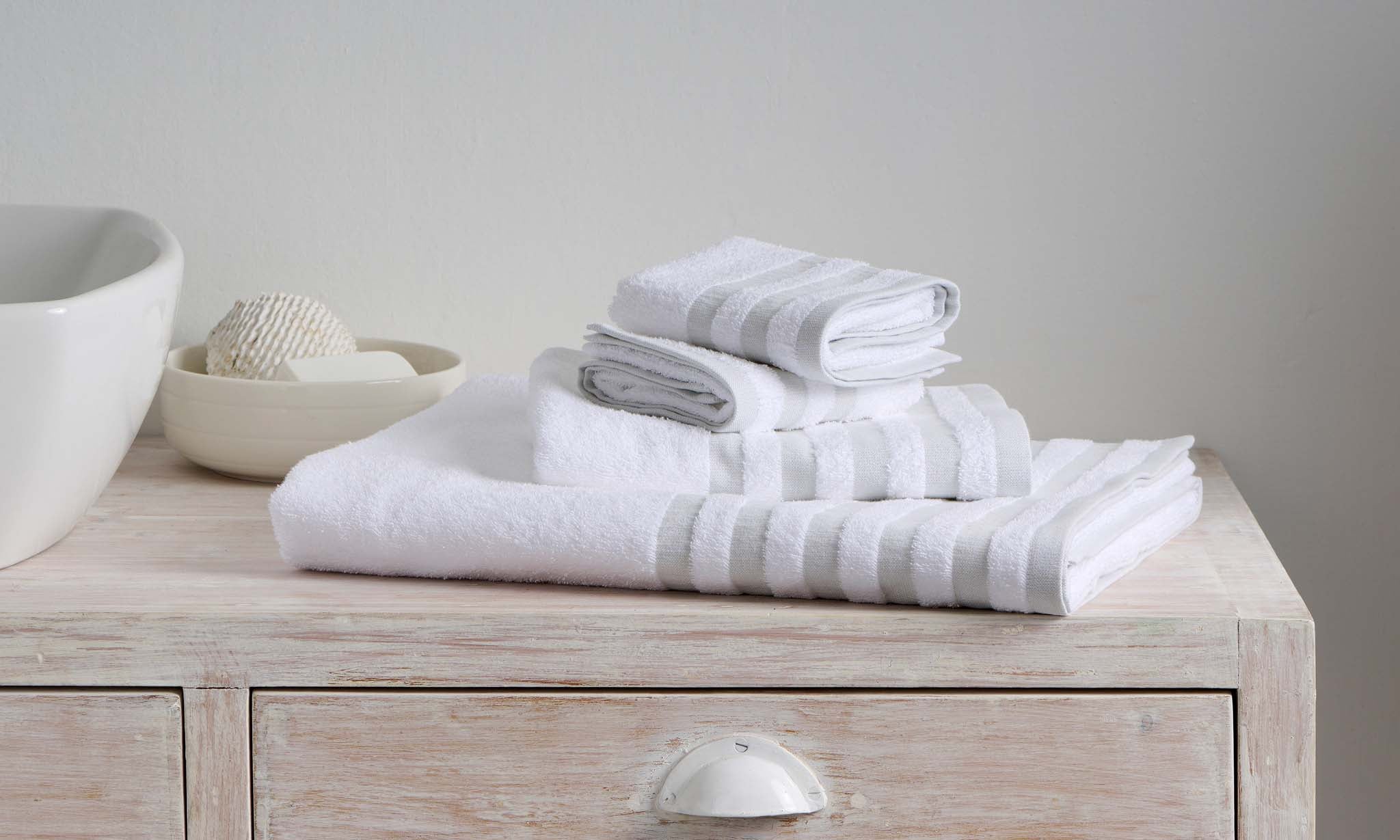 Wow Your Guests: Crafting the Ultimate Guest Bathroom Experience